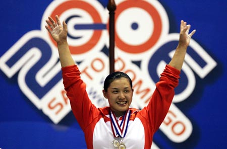 Cao Lei outshines Russians in Weightlifting Worlds