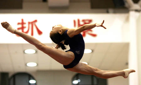 China field 1,000 to defend Asian title