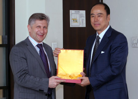 Official meets Moldovan Olympic Committee president