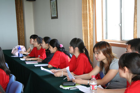 Volunteers devote to hotel staff training course