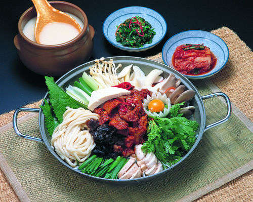 韩式美食被吐槽 揭秘韩国各式火锅