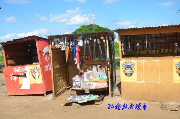 亲历赞比亚小镇市场 小鱼干一桶3元好便宜