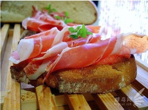 鲜淋淋的腿刺激味蕾 西班牙火腿怎样炼成