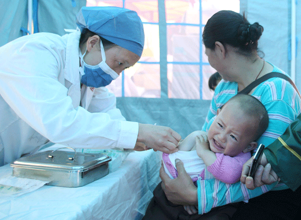 Mass vaccinations for quake-hit areas