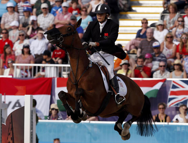 Cao Zhongrong wins silver medal in men's modern pentathlon