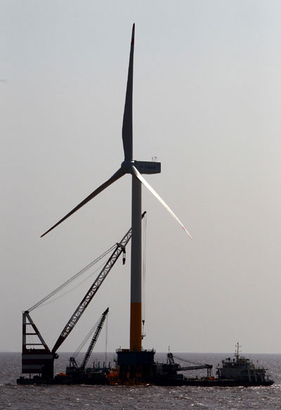 Offshore wind farm generates 200m kWh
