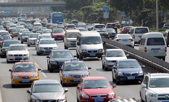 Beijing to consider fees for car congestion