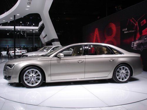 Audi A8L Hybrid