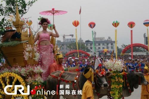 Water Splashing Festival celebrated in Yunnan