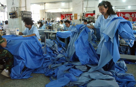 Titanic effort to make tents on time