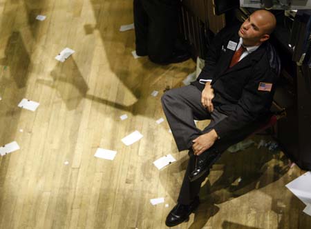 Dow finishes below 10,000 for first time since '04