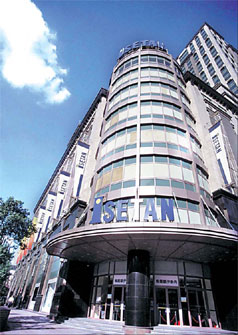 Retailers shop around for right opportunities