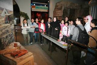 Chinese students visit Saudi Aramco