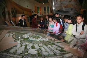 Chinese students visit Saudi Aramco