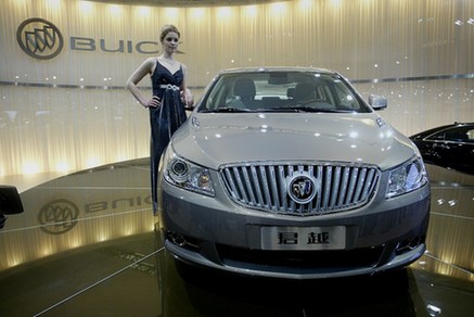 April sales rosy for carmakers