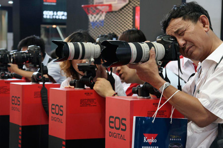 Canon bets on China clicking