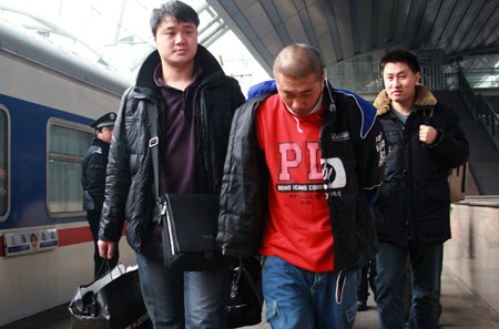Taiwan suspects of largest phone scam nabbed