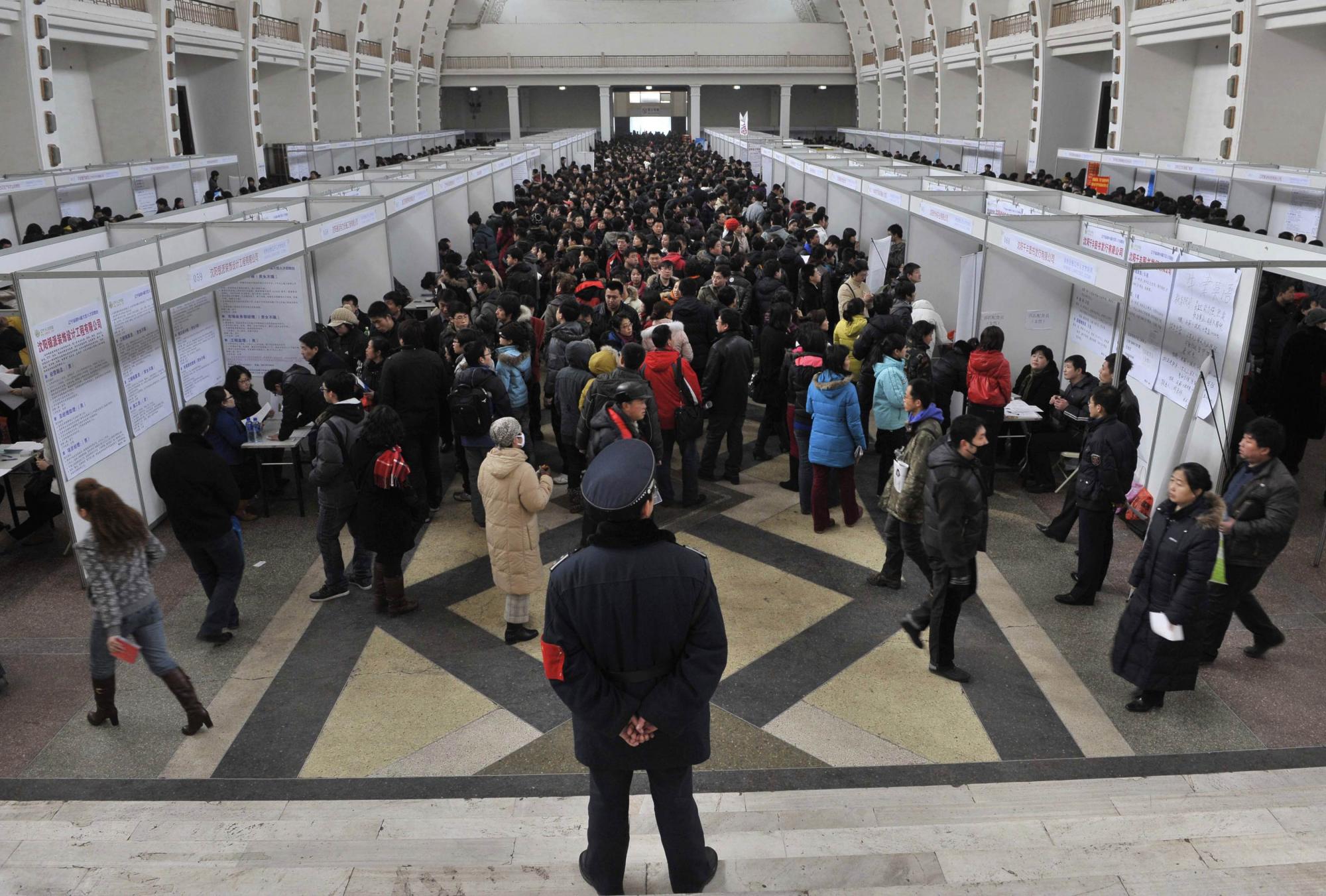 Male grads given edge in job recruitment