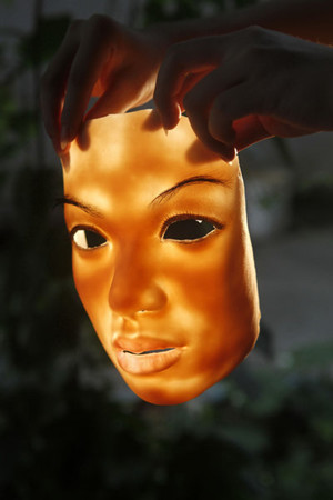 Silica face masks raise dispute