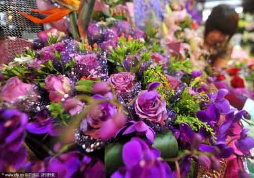 Flower prices surge for Chinese Valentine's Day
