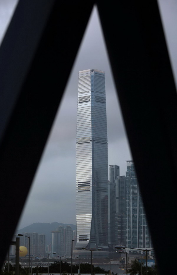 World's highest hotel opens in HK