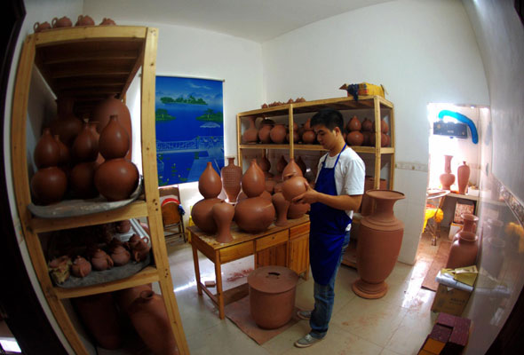 Graduate studies new pottery techniques