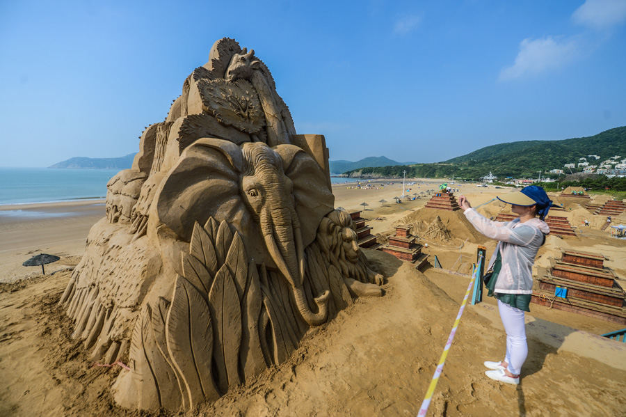 Sand sculptures in Zhejiang to welcome the upcoming G20 Summit