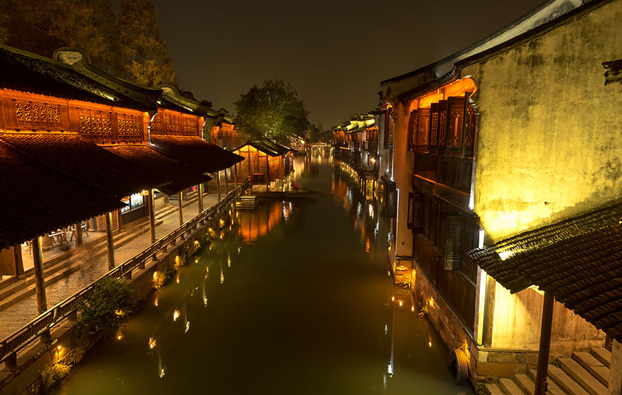 Night view of Wuzhen