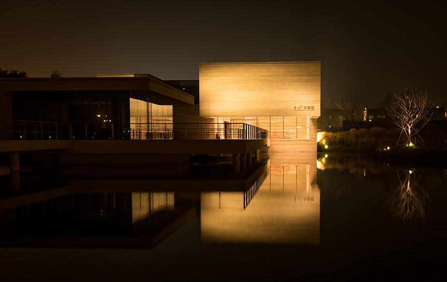 Night view of Wuzhen