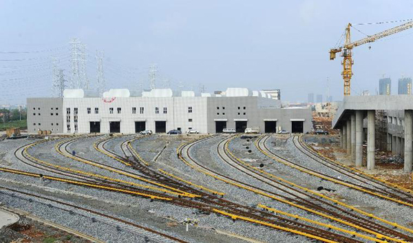 China to open first subway crossing Yangtze