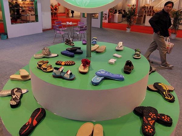 Jinjiang shoe industry making tracks to the Web and e-retail