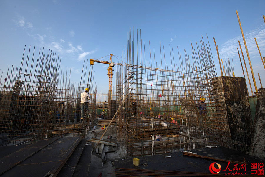 Lives of carpenters on construction site