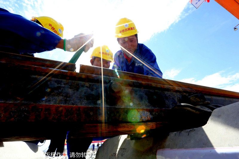 First private railway line completed in Xinjiang