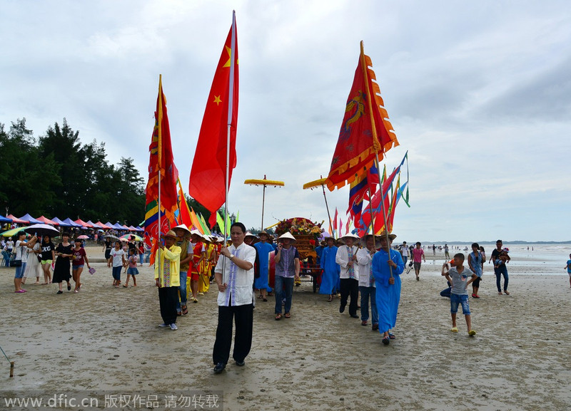 Border town traditions attract tourists