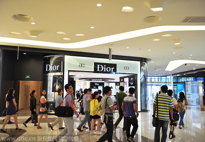 World's largest duty-free shopping center to open in Sanya