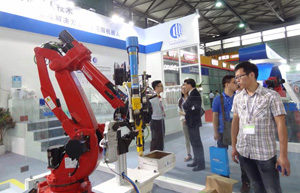 China to mass produce industrial robots