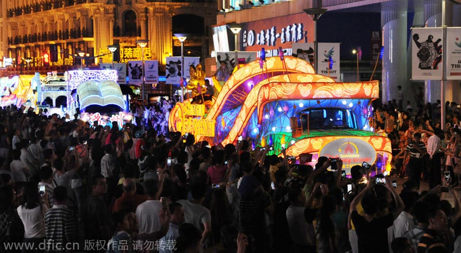 Parade floats at Shanghai Tourism Festival