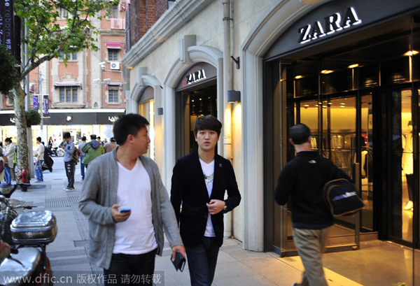 Zara store locates in the downtown of Shanghai, Oct 13, 2014. Photo ...