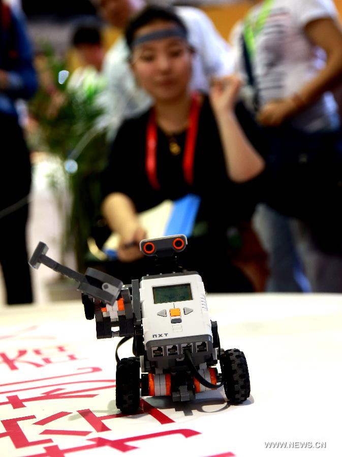 18th China Beijing Int'l High-Tech Expo opens