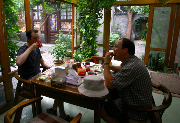 Expats with deep pockets head to <BR>Beijing's old courtyard homes