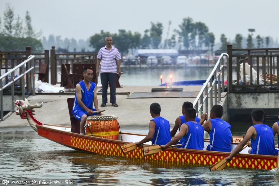 Last traditional dragon boat maker in Chengdu