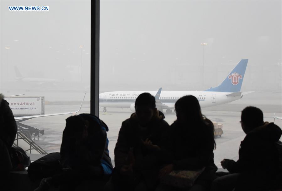 Flights delayed due to orange alert smog at Beijing Airport