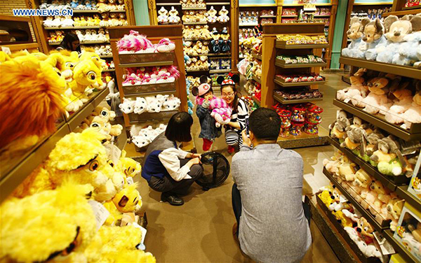 Shanghai Disneyland starts soft opening on Saturday