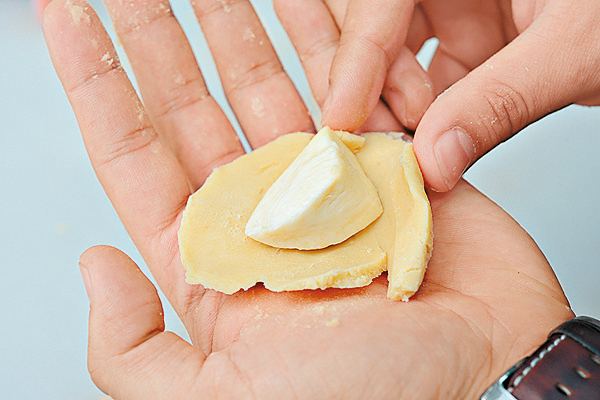 Innovative ingredients boosting sales of mooncakes