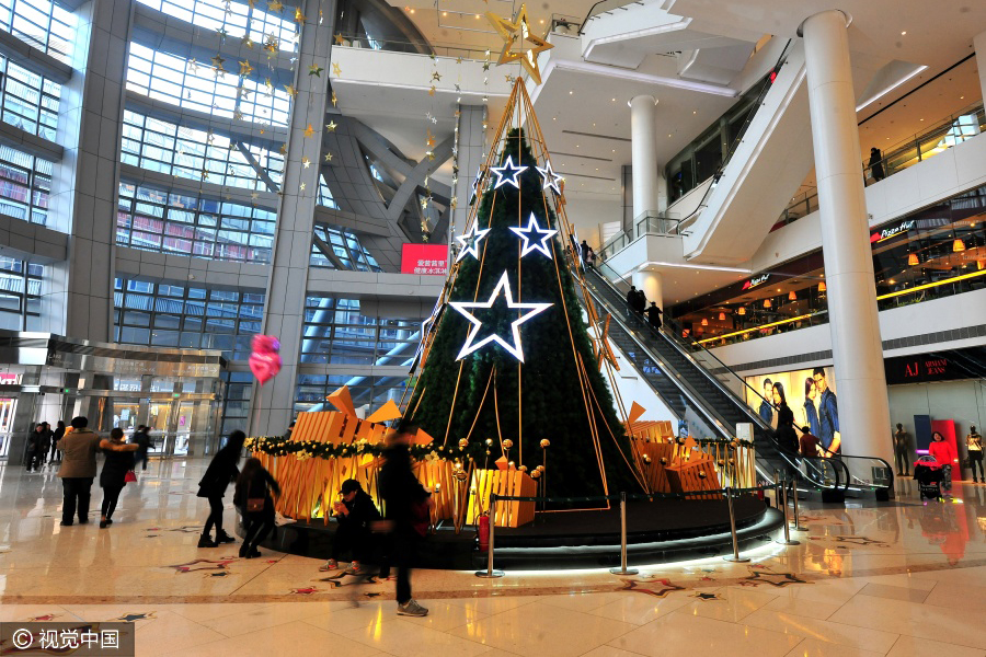 Christmas atmosphere heats up in China