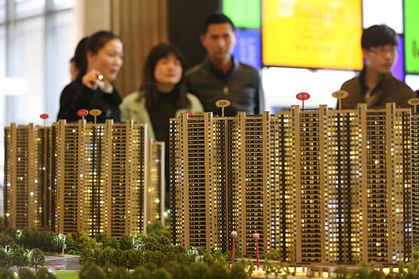 China's sold floor space ends 21-month rise amid curbs