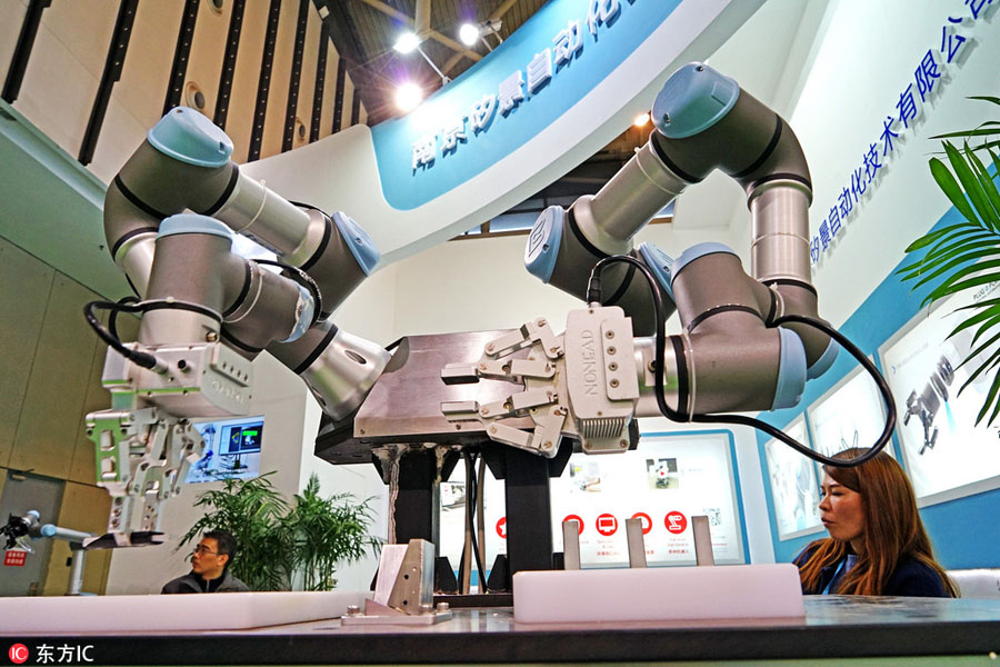 Dragon robots awe audiences at expo in Nanjing