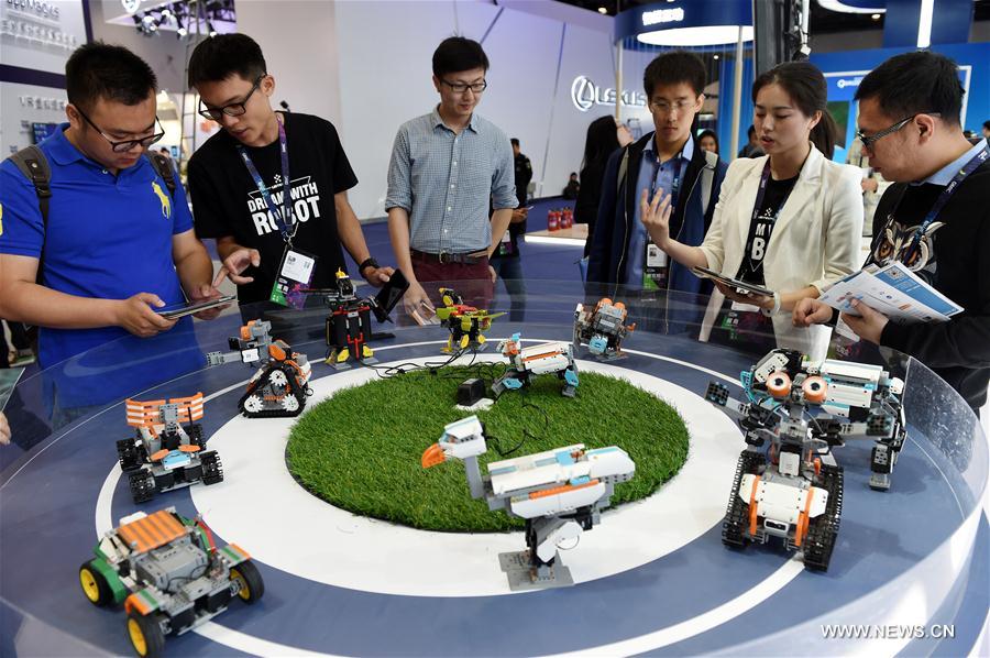 Robots, AI, drones launch mobile internet event in Beijing