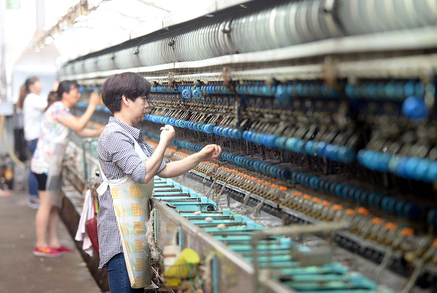 Technology improves Huzhou's silk industry