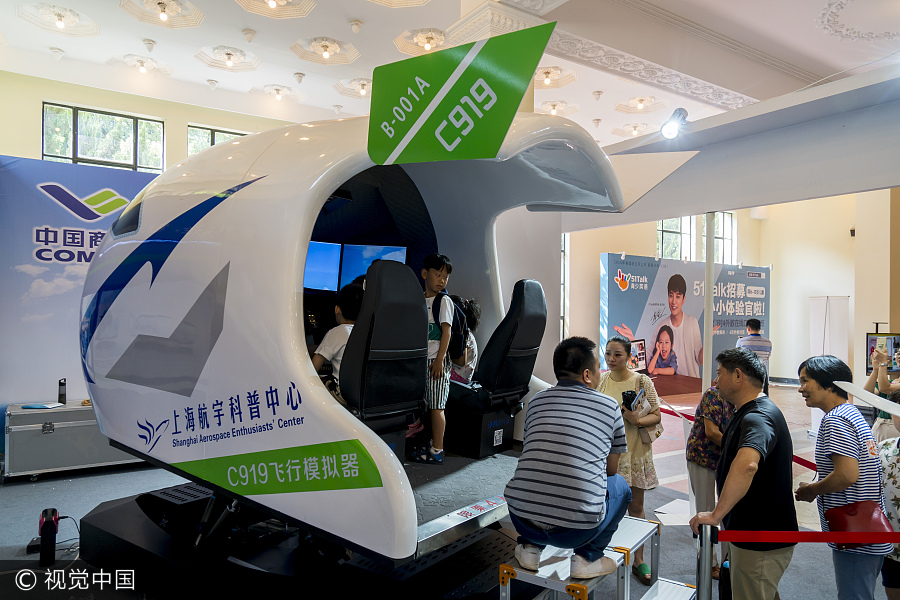 C919 flight simulator debuts at Shanghai expo